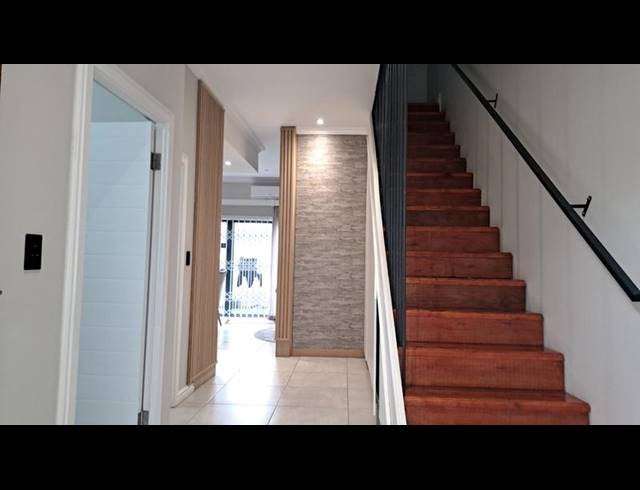 4 BEDROOM TOWNHOUSE FOR SALE IN MORNINGSIDE